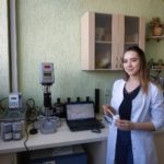 Огінська Анна в науковій лабораторії кафедри, лютий 2020 р.